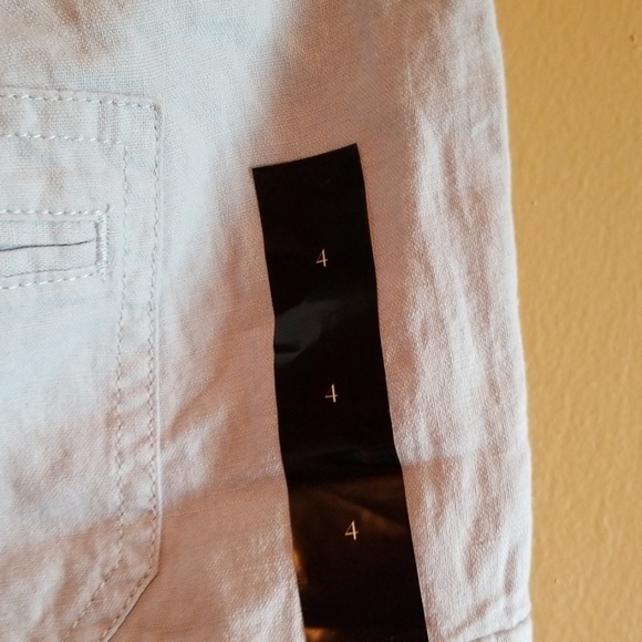 NWT Banana Republic Shorts - Picture 3 of 5